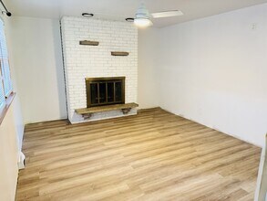 2124 Prairie St in Aurora, IL - Building Photo - Building Photo