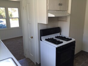 1347 Thayer Dr in Richland, WA - Building Photo - Building Photo