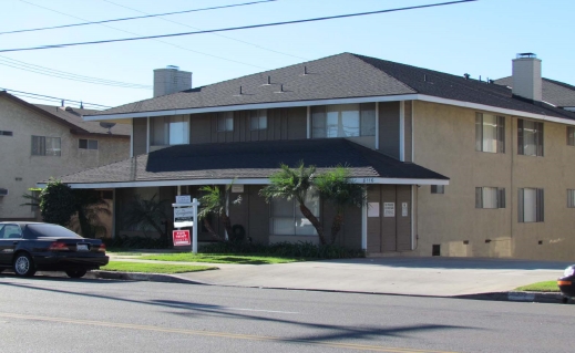 Evergreen Apartments in Downey, CA - Building Photo