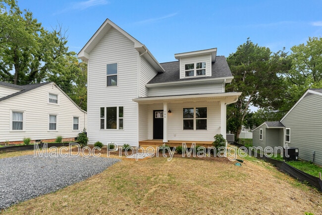 105 Hillcrest Dr in Fredericksburg, VA - Building Photo - Building Photo