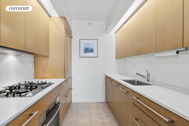 340 E 23rd St in New York, NY - Building Photo - Building Photo