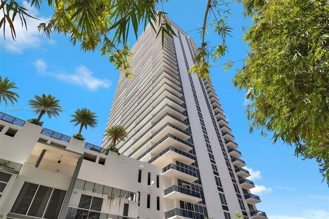 600 NE 27th St in Miami, FL - Building Photo - Building Photo