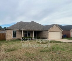 2014 N 55th Pl in Fort Smith, AR - Building Photo