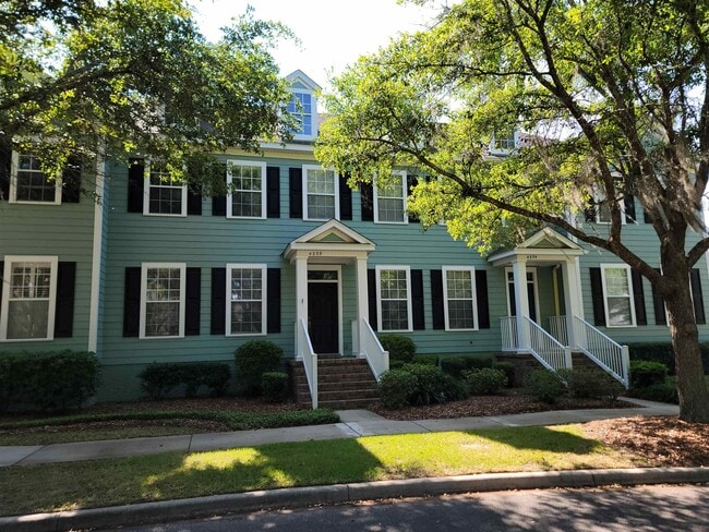 property at 4278 Avon Park Cir
