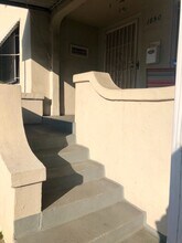 1850 Rodney Dr in Los Angeles, CA - Building Photo - Building Photo
