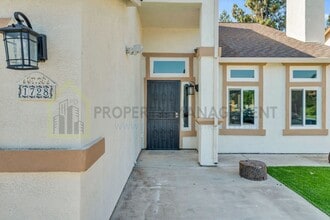 1728 Whitney St in Stockton, CA - Building Photo - Building Photo