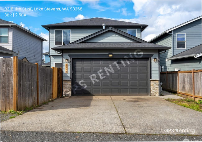 9316 11th St NE in Lake Stevens, WA - Building Photo - Building Photo