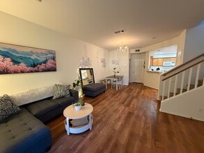 2307 Ternberry Ct in Tustin, CA - Building Photo - Building Photo