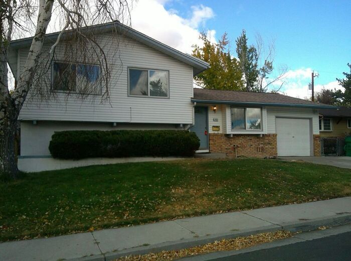 1451 Ebbetts Dr in Reno, NV - Building Photo