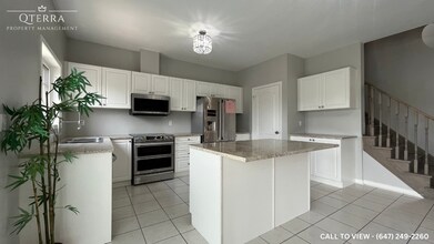 42 Cookview Dr in Brampton, ON - Building Photo - Building Photo