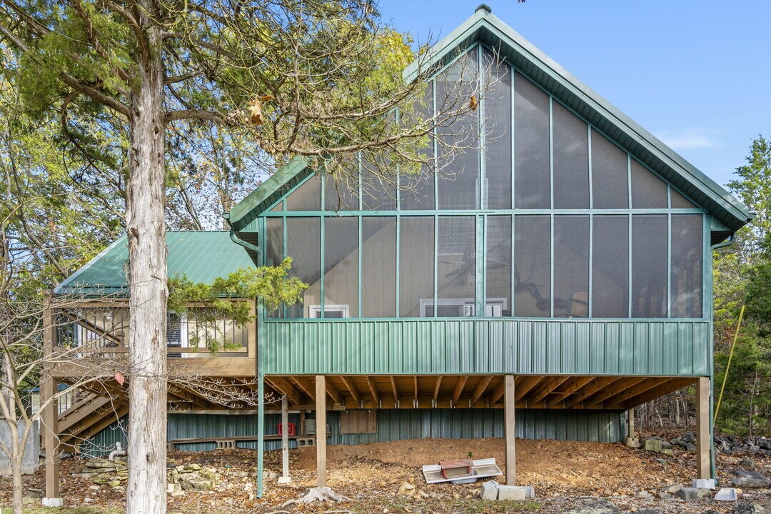 874 Jackson Hollow Rd in Galena, MO - Building Photo