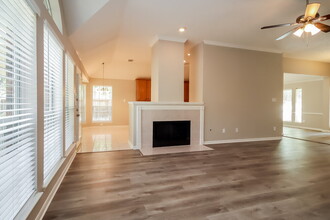1907 W Summer Rain Ct in Humble, TX - Building Photo - Building Photo