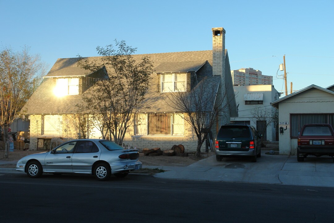 343-345 N 10th St N in Las Vegas, NV - Building Photo