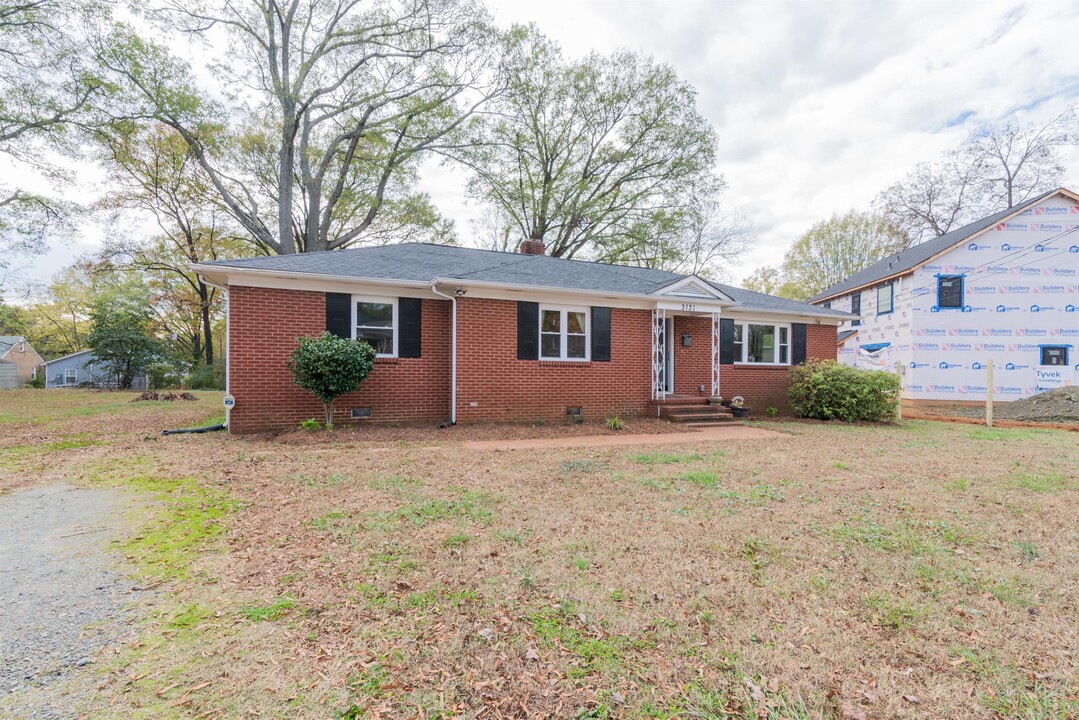 3131 Kirkland Ave in Charlotte, NC - Building Photo