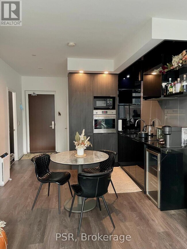 70 Temperance St in Toronto, ON - Building Photo - Building Photo