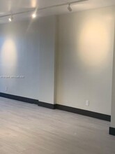 90 Edgewater Dr in Miami, FL - Foto de edificio - Building Photo