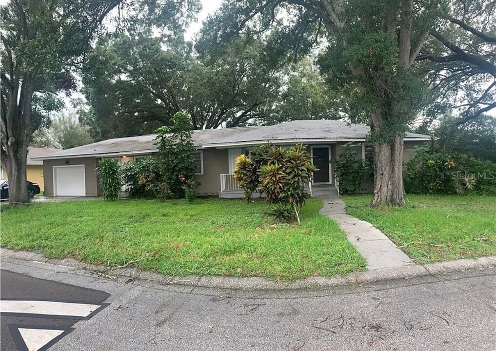 1564 Tilley Ave in Clearwater, FL - Building Photo