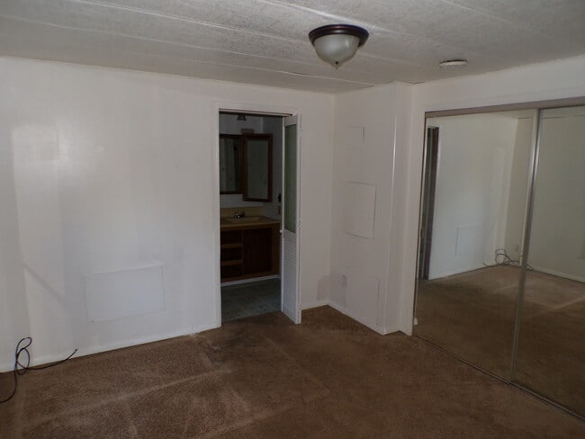 5 Marlene Dr in Ledyard, CT - Building Photo - Building Photo