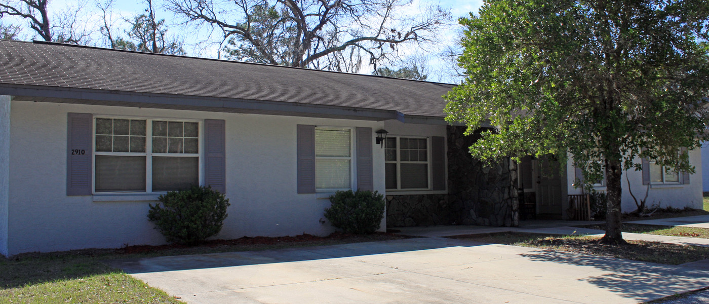 2019 S Coleman Ave in Homosassa, FL - Foto de edificio