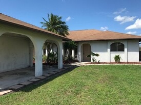 28 SE 24th Ave in Cape Coral, FL - Building Photo