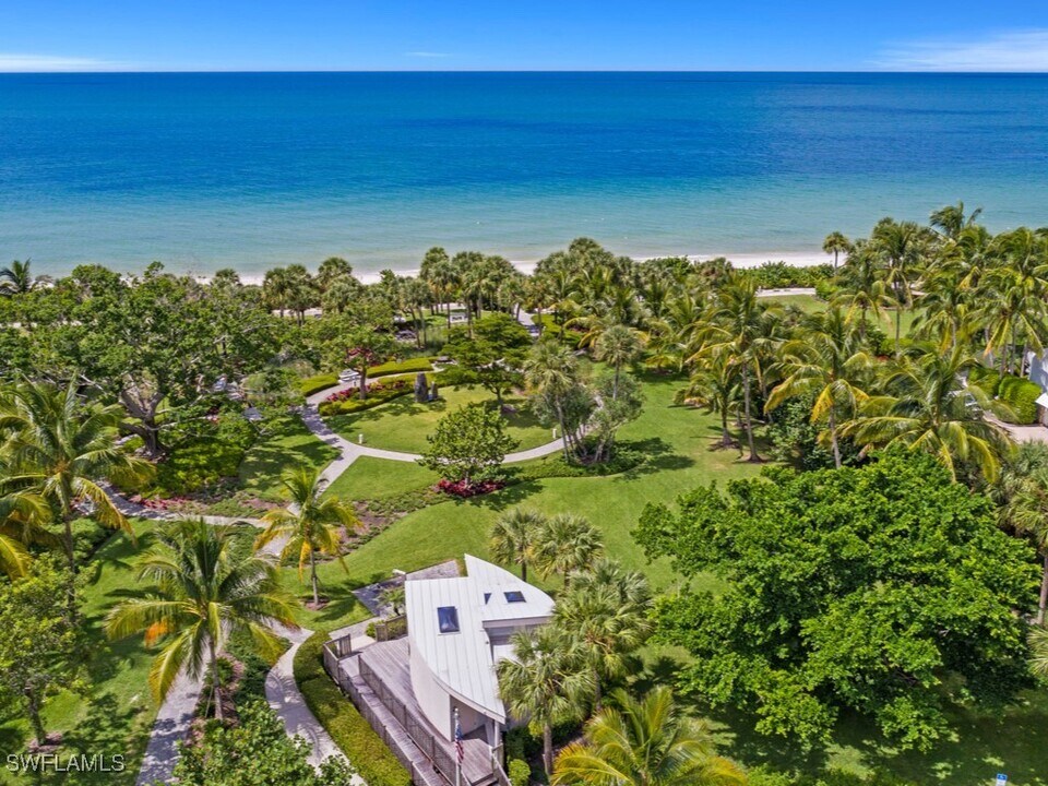 3930 Belair Ln in Naples, FL - Building Photo