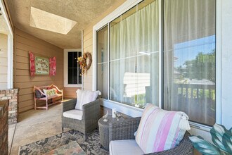 14280 Yellowstone Ln in Santa Clarita, CA - Foto de edificio - Building Photo