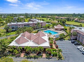 170 Turtle Lake Ct in Naples, FL - Building Photo