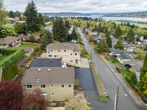 351 Lind Ave NW in Renton, WA - Building Photo - Building Photo