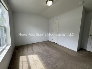 670 Benton Ave in Winslow, ME - Building Photo - Building Photo