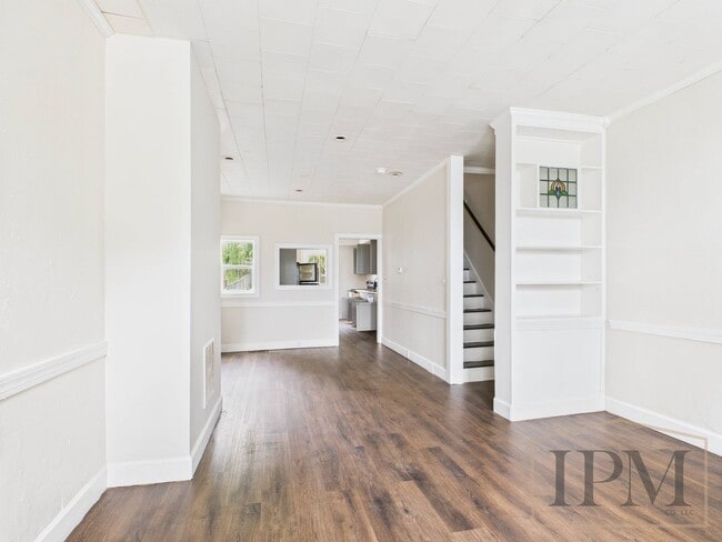 property at 313 E 5th Ave