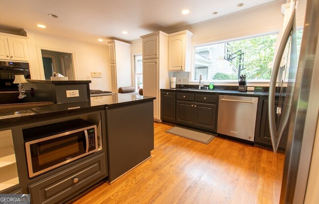 3611 Cloudland Dr NW in Atlanta, GA - Building Photo - Building Photo
