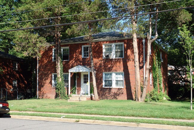 304 Shirley St in Falls Church, VA - Building Photo - Building Photo