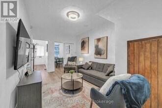 11 D'Arcy St in Toronto, ON - Building Photo - Building Photo