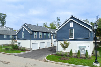 Parkview at Spring Hill Apartments in Akron, OH - Building Photo - Building Photo