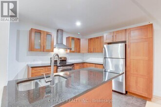 1106 Bathgate Dr in Ottawa, ON - Building Photo - Building Photo
