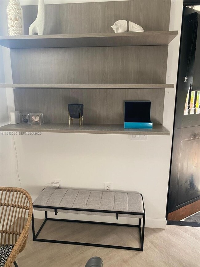 1321 Asturia Ave in Coral Gables, FL - Foto de edificio - Building Photo