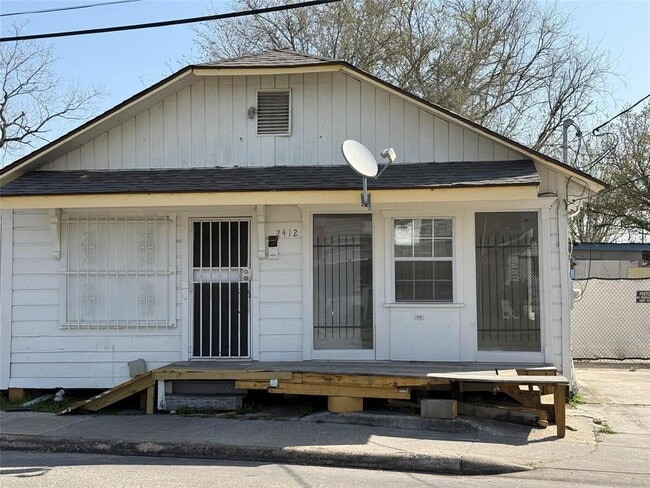 property at 2412 Fulton St