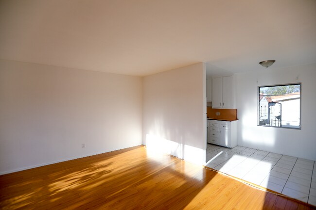 260 S Sycamore Ave in Los Angeles, CA - Building Photo - Building Photo