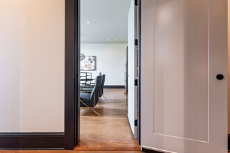 1011 Canal St in New Orleans, LA - Building Photo - Building Photo