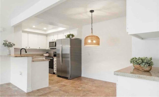 6 Country Mile Rd in Pomona, CA - Foto de edificio - Building Photo