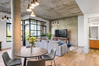 1050 Island Ave in San Diego, CA - Building Photo - Building Photo