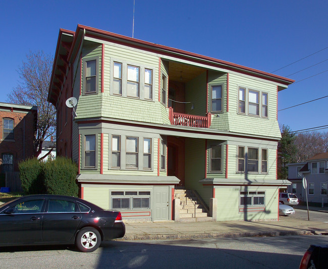 610 Cherry St in Fall River, MA - Foto de edificio - Building Photo