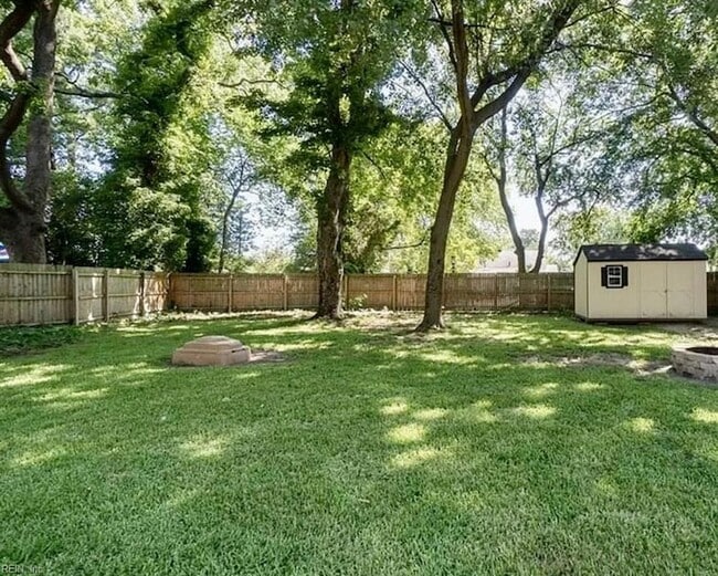 3668 Hyde Cir in Norfolk, VA - Building Photo - Building Photo
