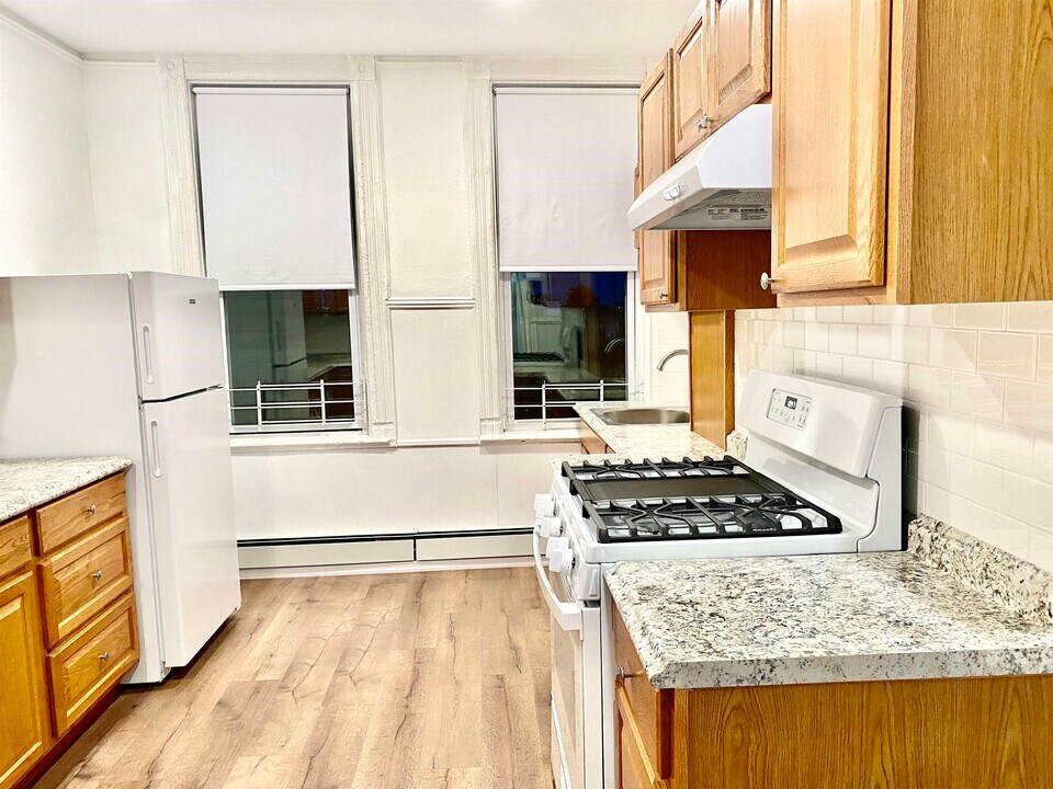 46 Prescott St in Jersey City, NJ - Building Photo