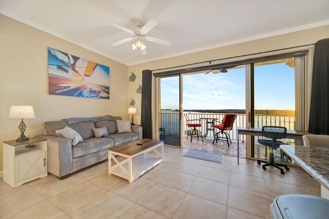 8800 Bay Pines Blvd in St. Petersburg, FL - Building Photo - Building Photo