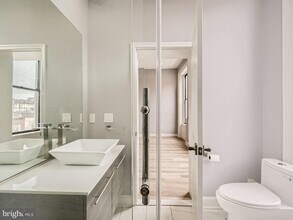 1007 N Charles St in Baltimore, MD - Building Photo - Building Photo