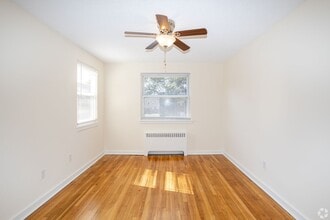 Haddon Hills Apartments & Townhomes in Haddonfield, NJ - Foto de edificio - Building Photo