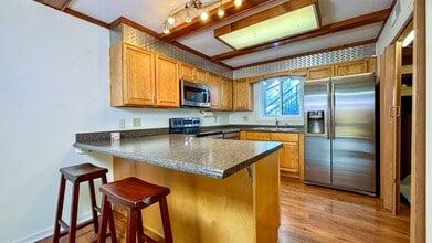 221 Woodland Rd in Gatlinburg, TN - Foto de edificio - Building Photo