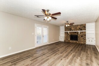 185 Summertown Dr in Stockbridge, GA - Foto de edificio - Building Photo