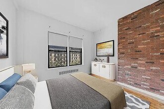 215 W 101st St in New York, NY - Building Photo - Building Photo